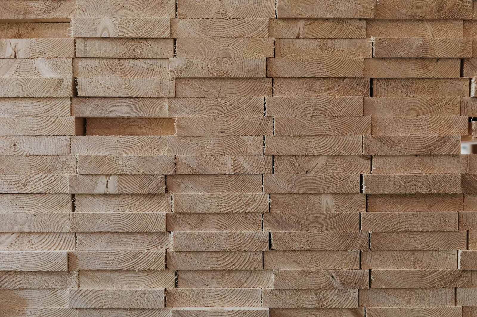 Timber lamellas ready for gluing at the KLH plant